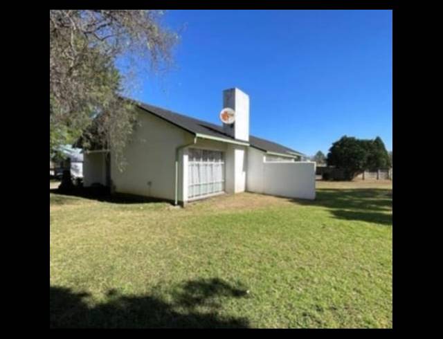 3 BEDROOM FREEHOLD FOR SALE IN BARRY HERTZOG PARK